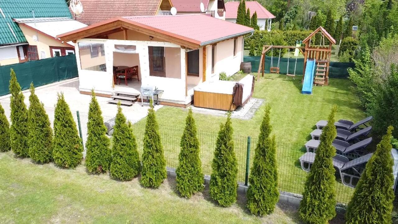 Appartement Hullam Nyaralo à Balatonmáriafürdő Extérieur photo